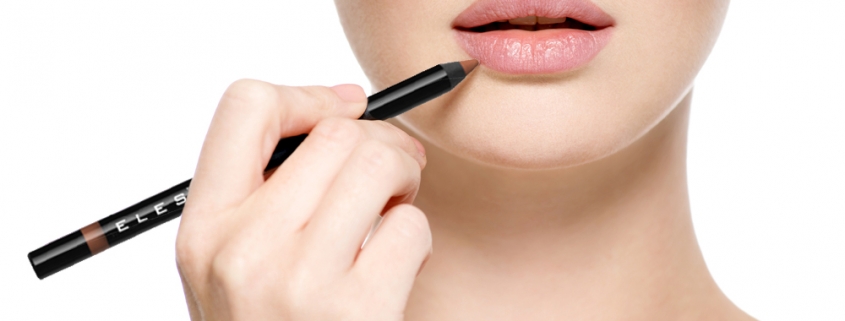 fuller lips - ELES lipliner - woman applying ELES lipliner on her lower lip