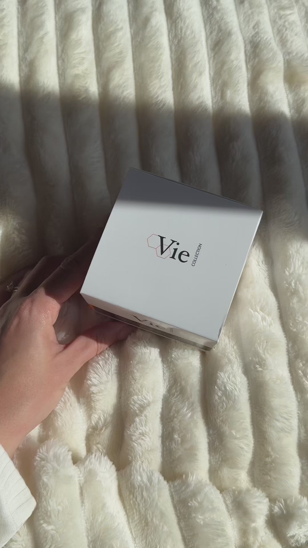 Vie Collection Mesoforce Hydra Revitalizing Cream 50ml video showing hydrating revitalizing face cream for plump radiant skin