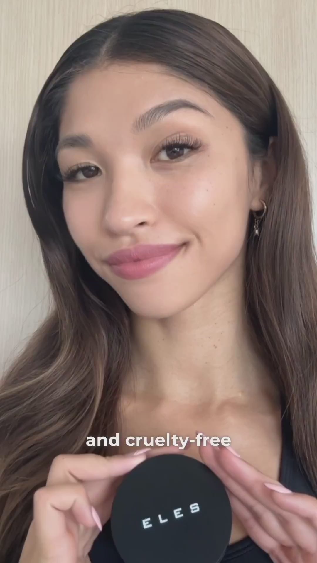 ELES Mineral Veil Cream to Powder Foundation promo video by Kimberley